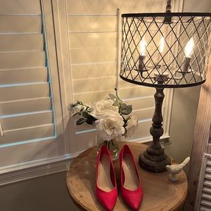 Awesome Marc Fisher pink suede pumps EUC, maybe NWOT